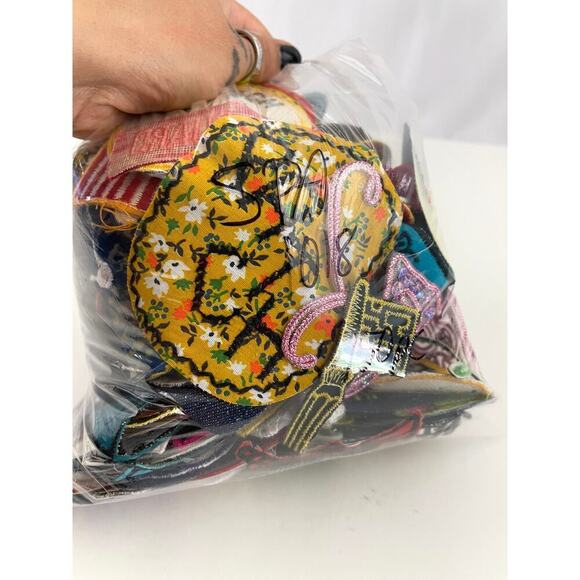 150 PC Assorted Sewing Applique Patches Iron on Sew On NEW Mixed Sequin Crafting - Picture 16 of 16